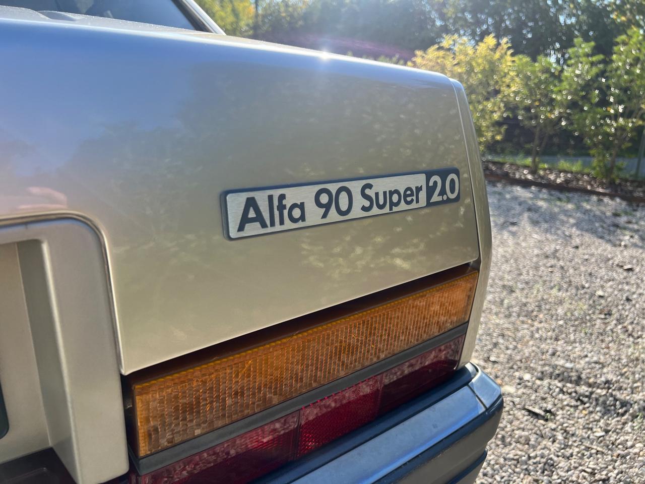 Alfa Romeo 90 2.0i Super clima