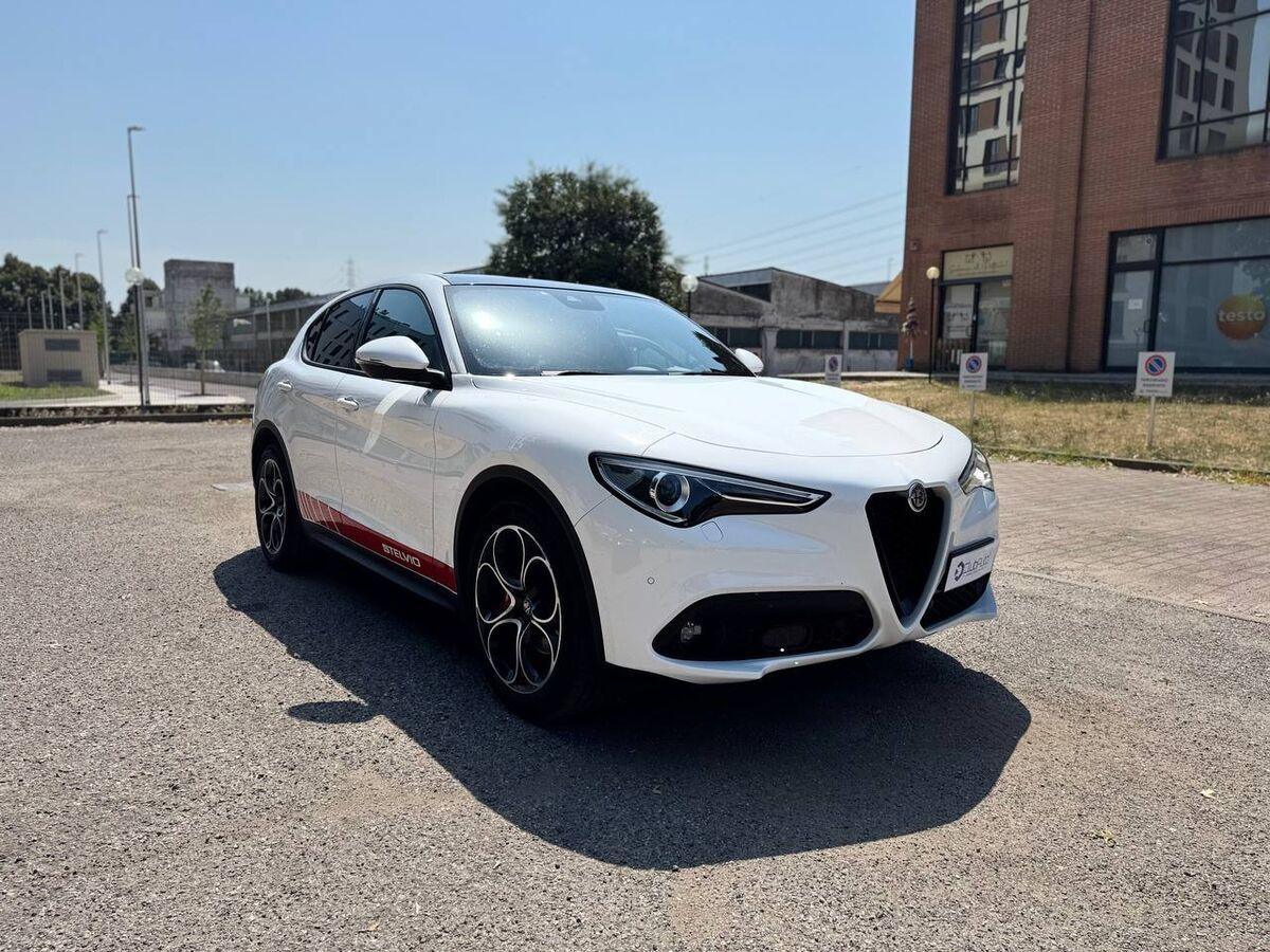 Alfa Romeo Stelvio 2.2 t Business rwd 160cv auto