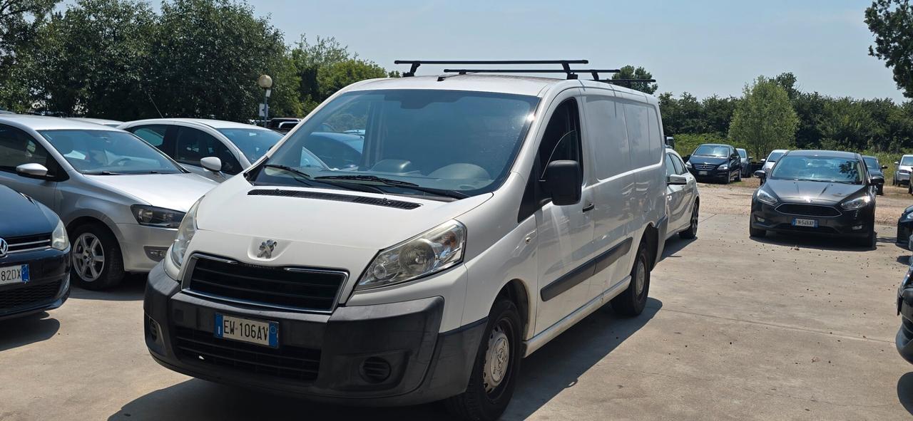 Peugeot Expert 2.0 Furgone pronto al lavoro