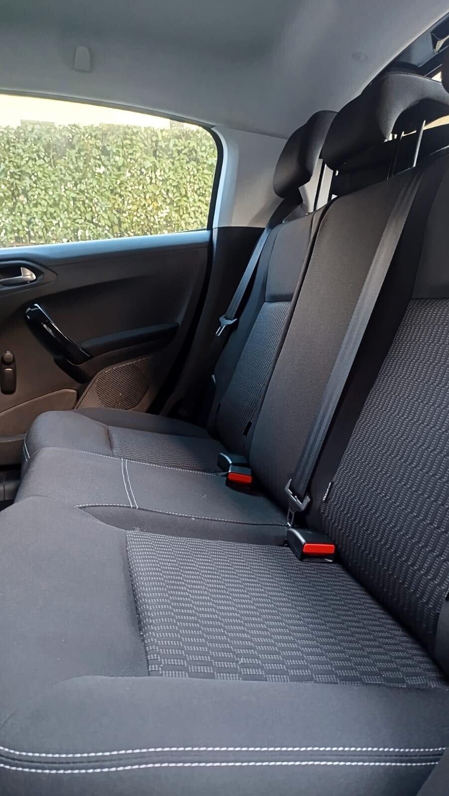 Peugeot 208 PureTech 82 5 porte Allure IDEALE PER NEOPATENTATI