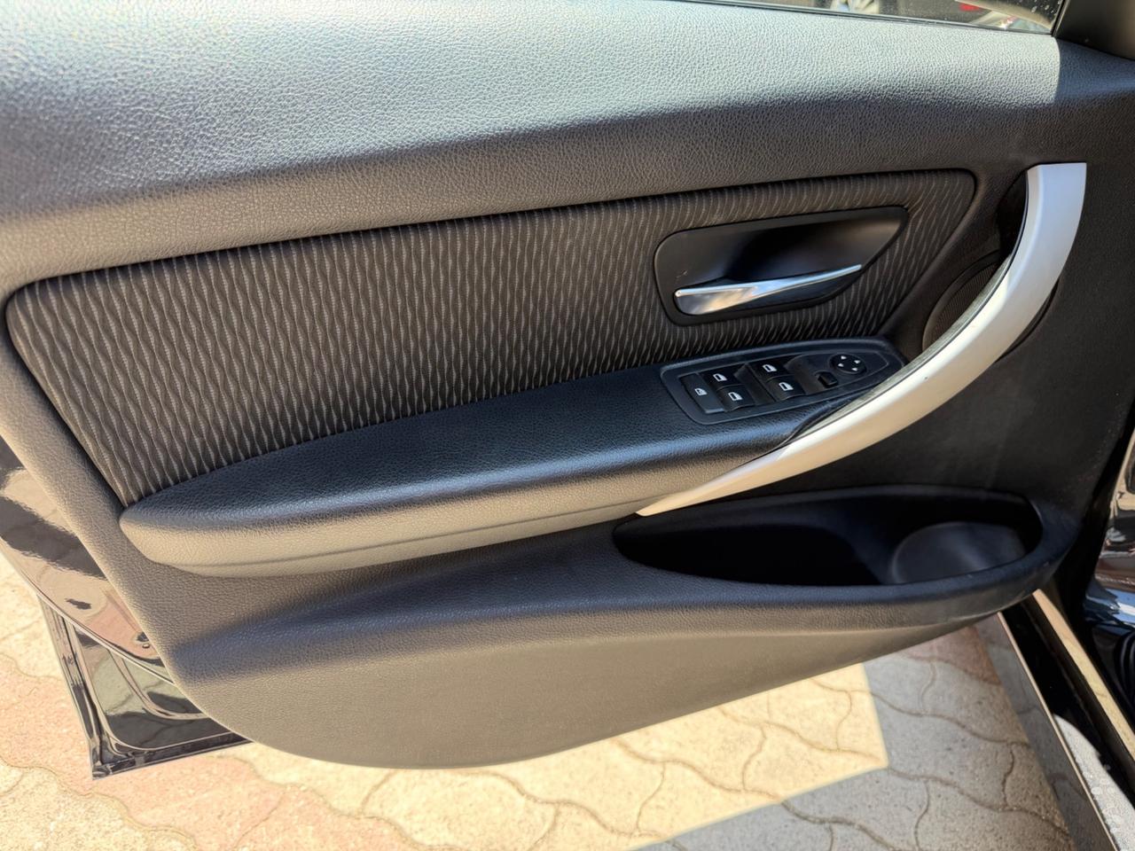 Bmw 318 d 143 CV Modern Cambio Autom 2015