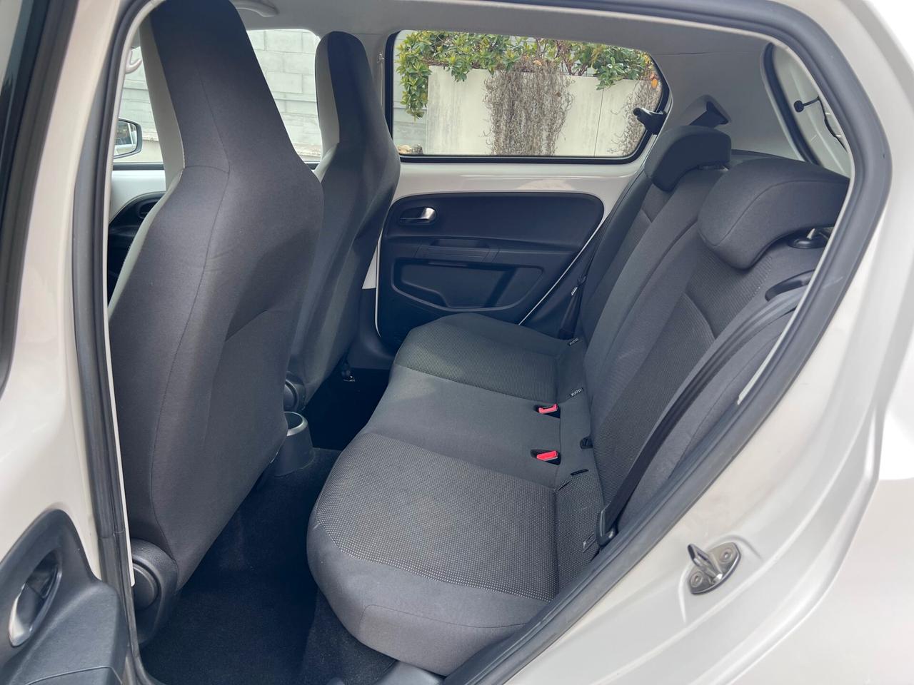 Volkswagen up! 5p 1.0 High 75cv NAVI/TEL17; OK NEOPAT. PERFETTA