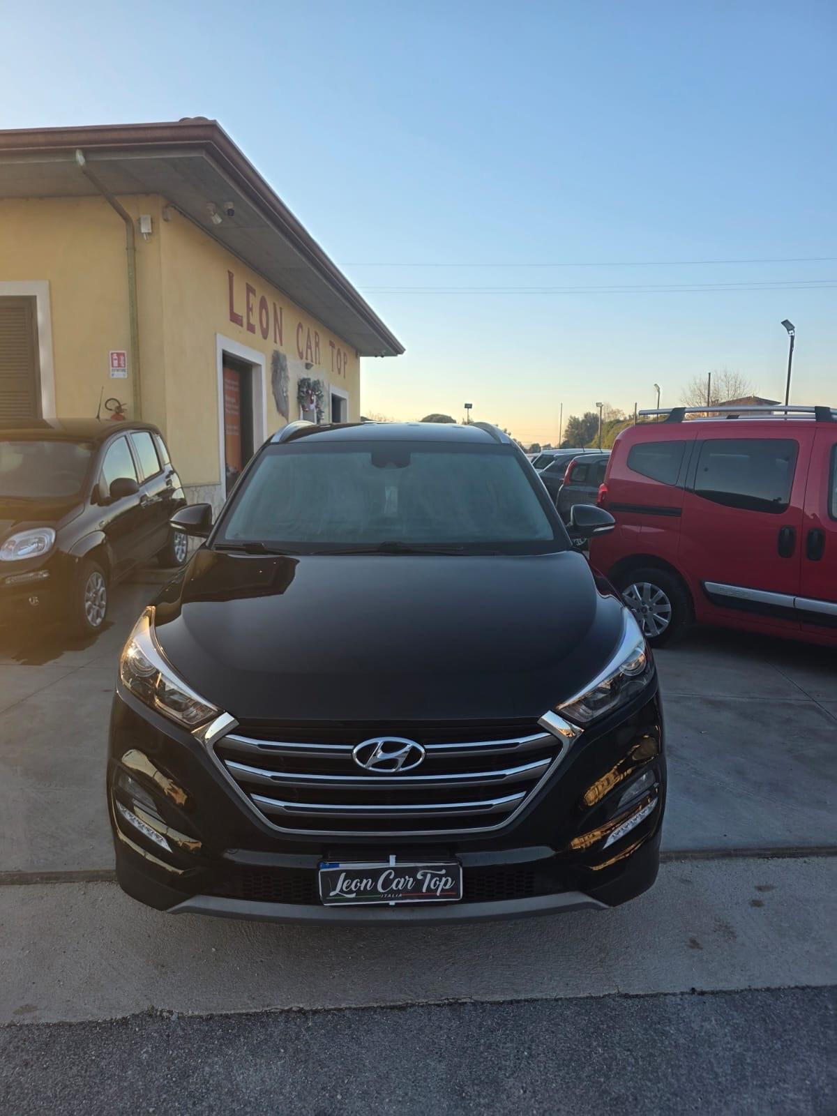 Hyundai Tucson 1.7 CRDi cambio automatico garantita 12 mesi