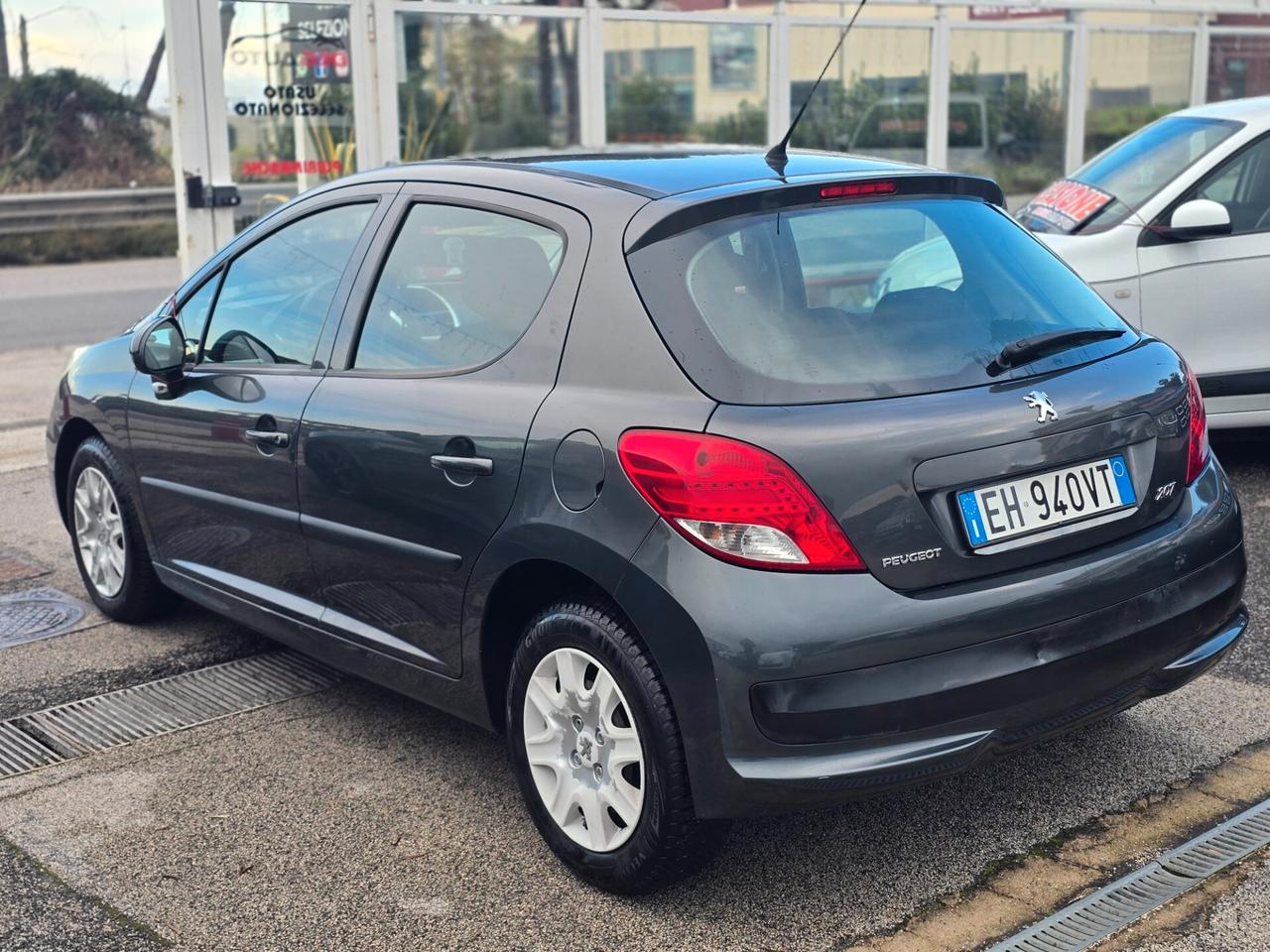 Peugeot 207 1.4 HDi 70CV 5p. Active