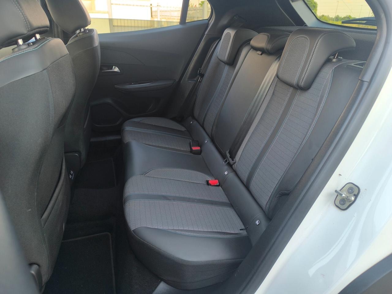 PEUGEOT 2008 1.5 DIESEL EAT8 ALLURE PACK NAVI 10 HD/COCKPIT/