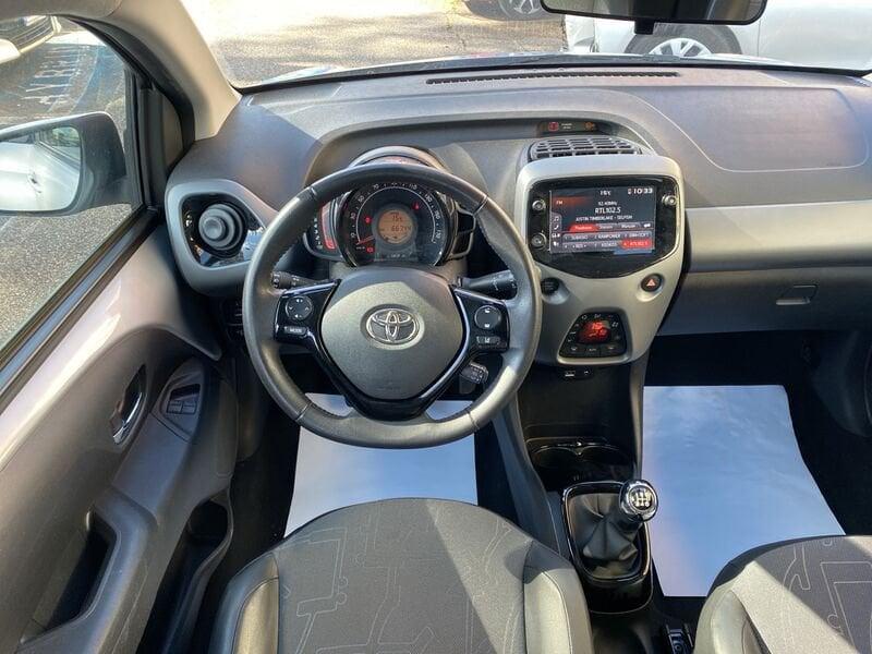 Toyota Aygo Connect 1.0 VVT-i 72 CV 5 porte x-clusiv