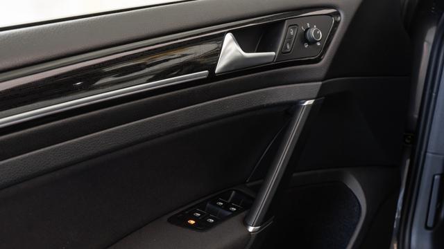 VOLKSWAGEN Golf 1.5 TGI DSG 5p. Executive UNIPRO NEOPATENTATI