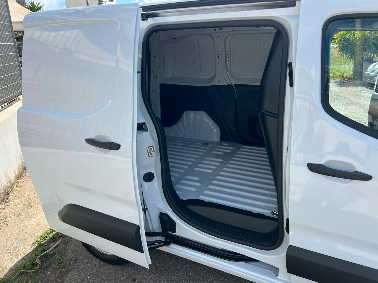 Opel Combo 1.5 BlueHdi 100cv 3posti