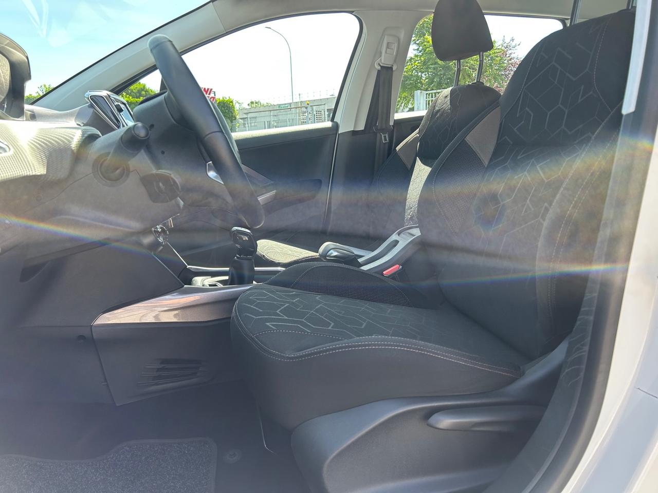 Peugeot 2008 1.6 e-HDi 92 CV