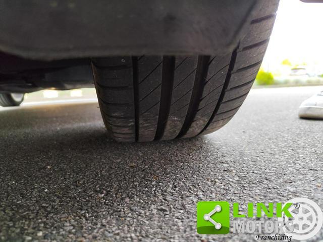VOLKSWAGEN Golf 1.6 TDI 115 CV 5p. R-LINE GARANZIA INCLUSA