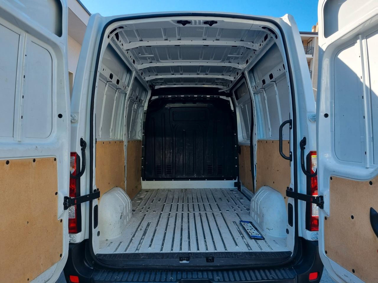 NISSAN NV400 35 2.3 dci 135cv