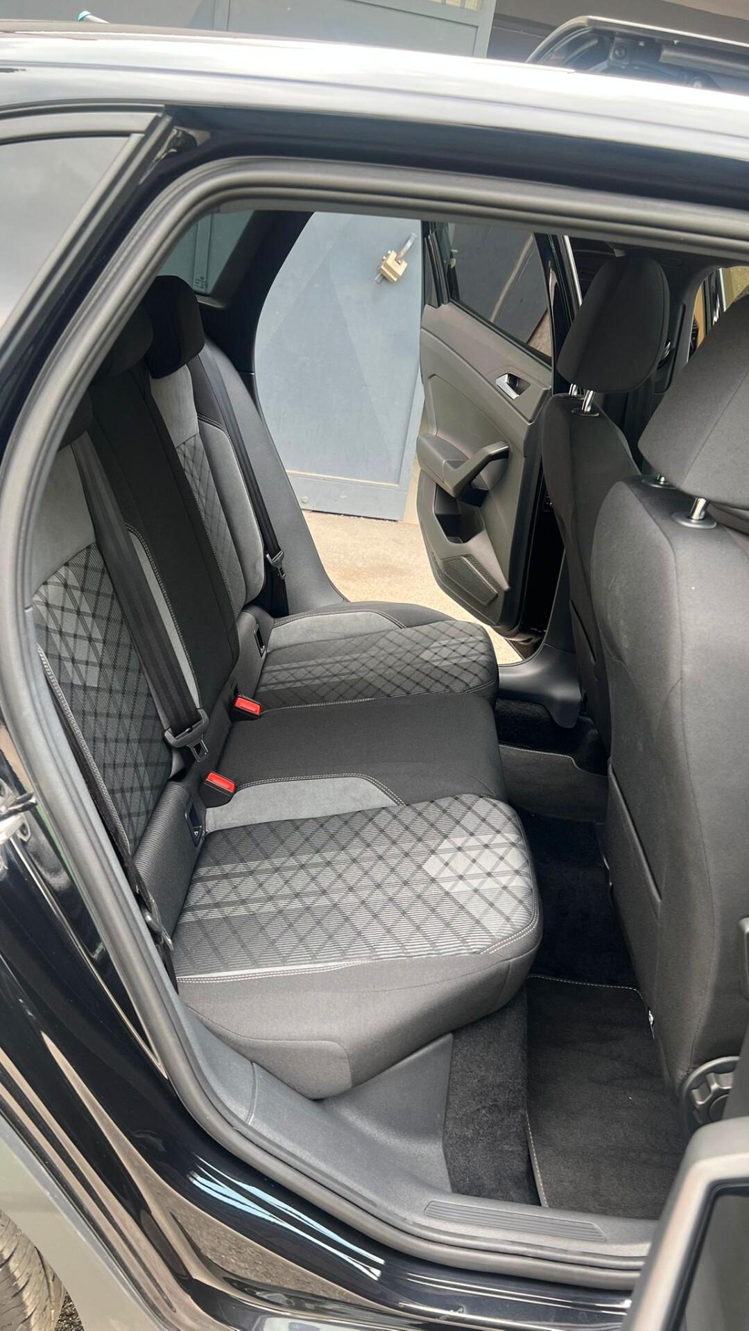 Volkswagen Taigo 1.0 TSI 115 CV R-Line Plus