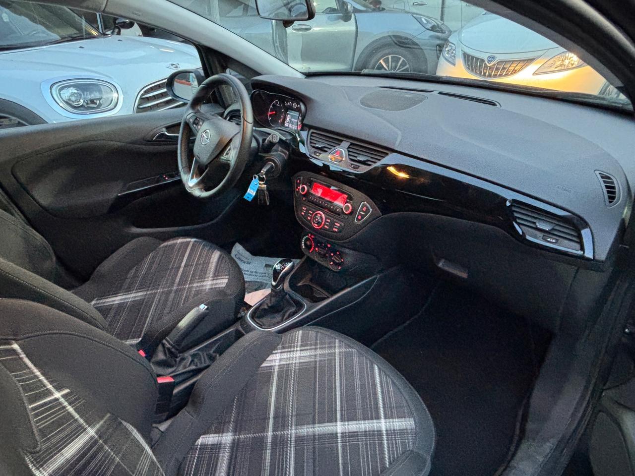 Opel Corsa 1.4 90CV Coupé b-Color