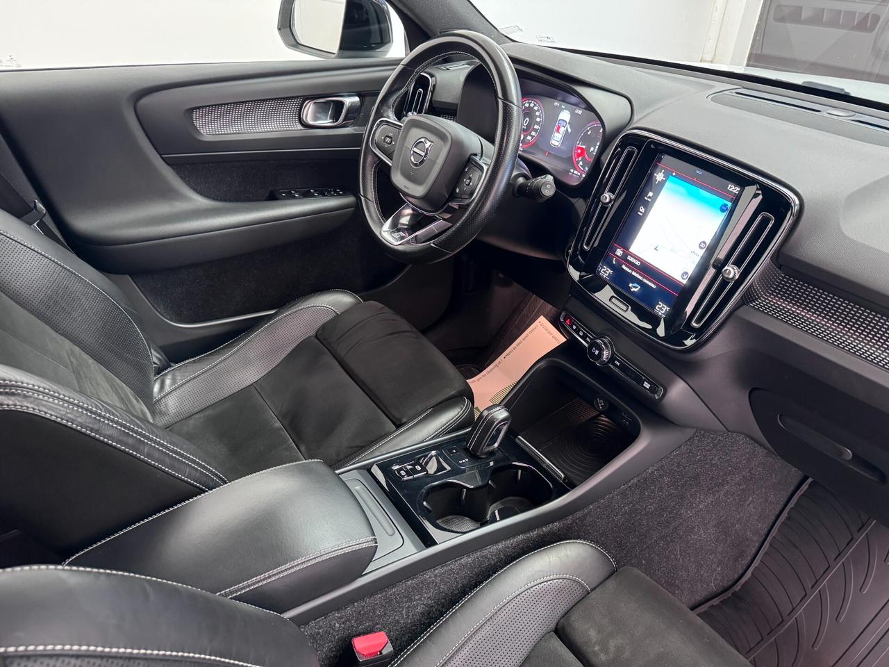 VOLVO XC40 2.0D 190cv GEARTRONIC 4WD R-DESIGN