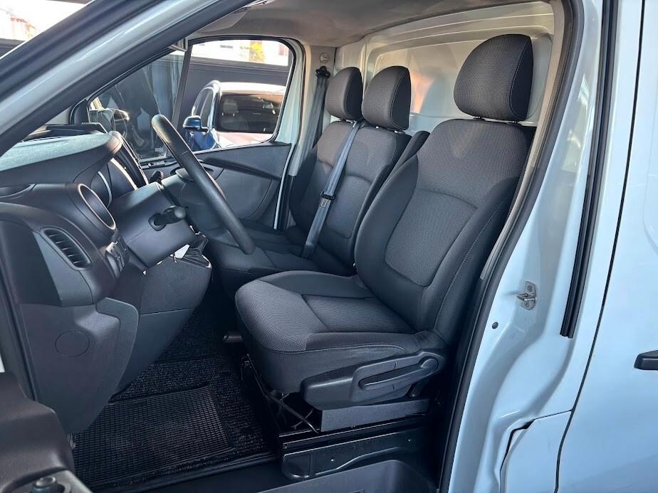 Renault Trafic 2.0 dCi 145CV L2 H1 DOPPIA PORTA LATER.30.000KM