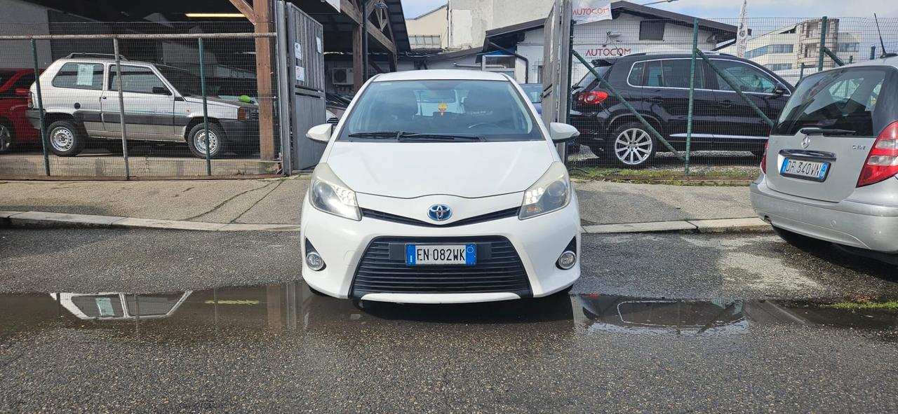 Toyota Yaris 1.5 Hybrid 5P AUTOMATICA