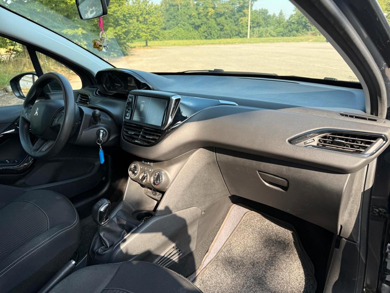 Peugeot 208 PureTech 82 5 porte Allure NEO PATENTATI