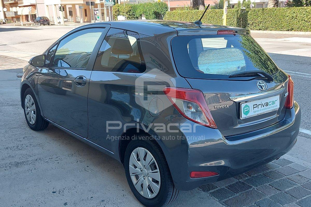 TOYOTA Yaris 1.0 3 porte Active