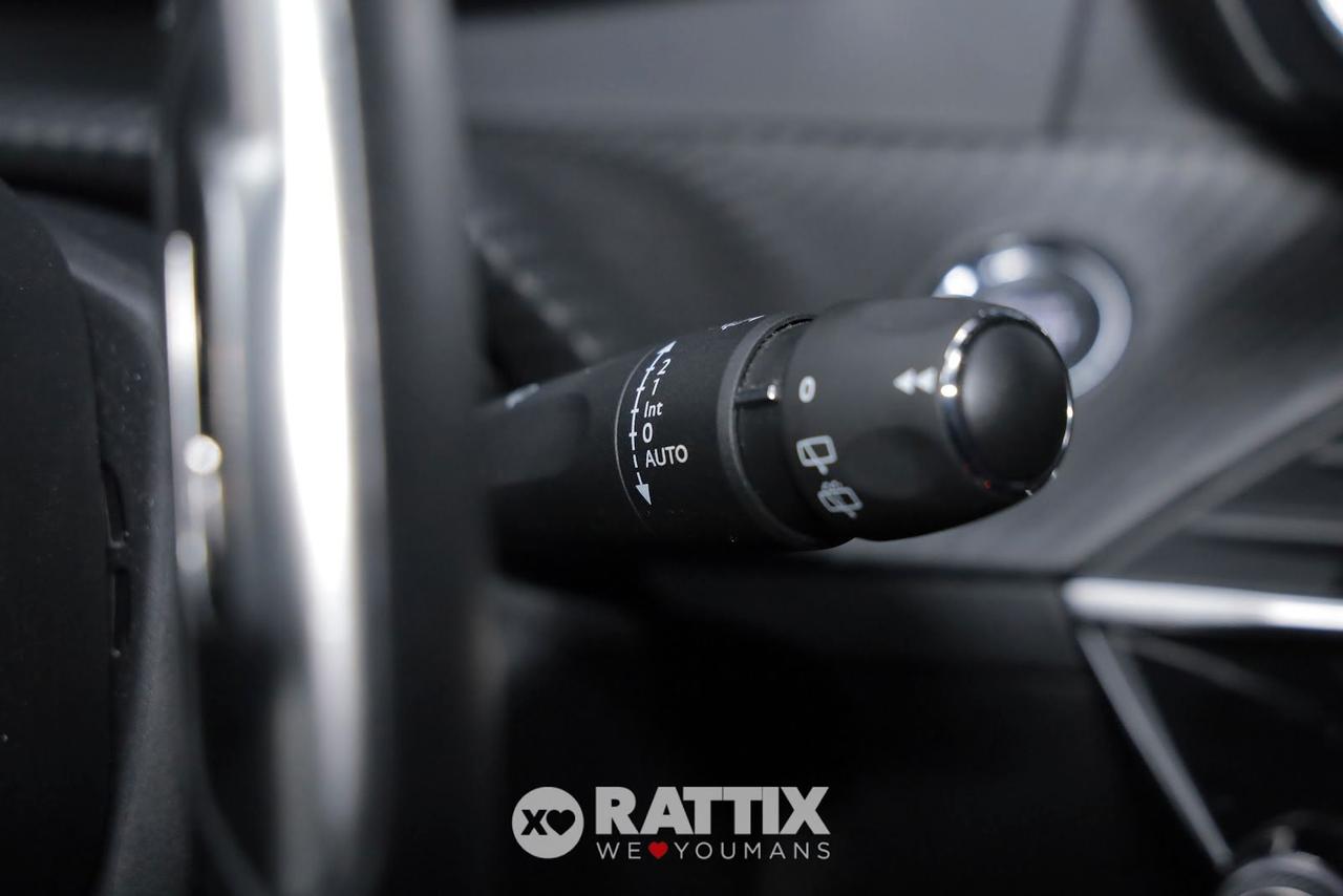 Peugeot e-2008 motore elettrico 100KW GT