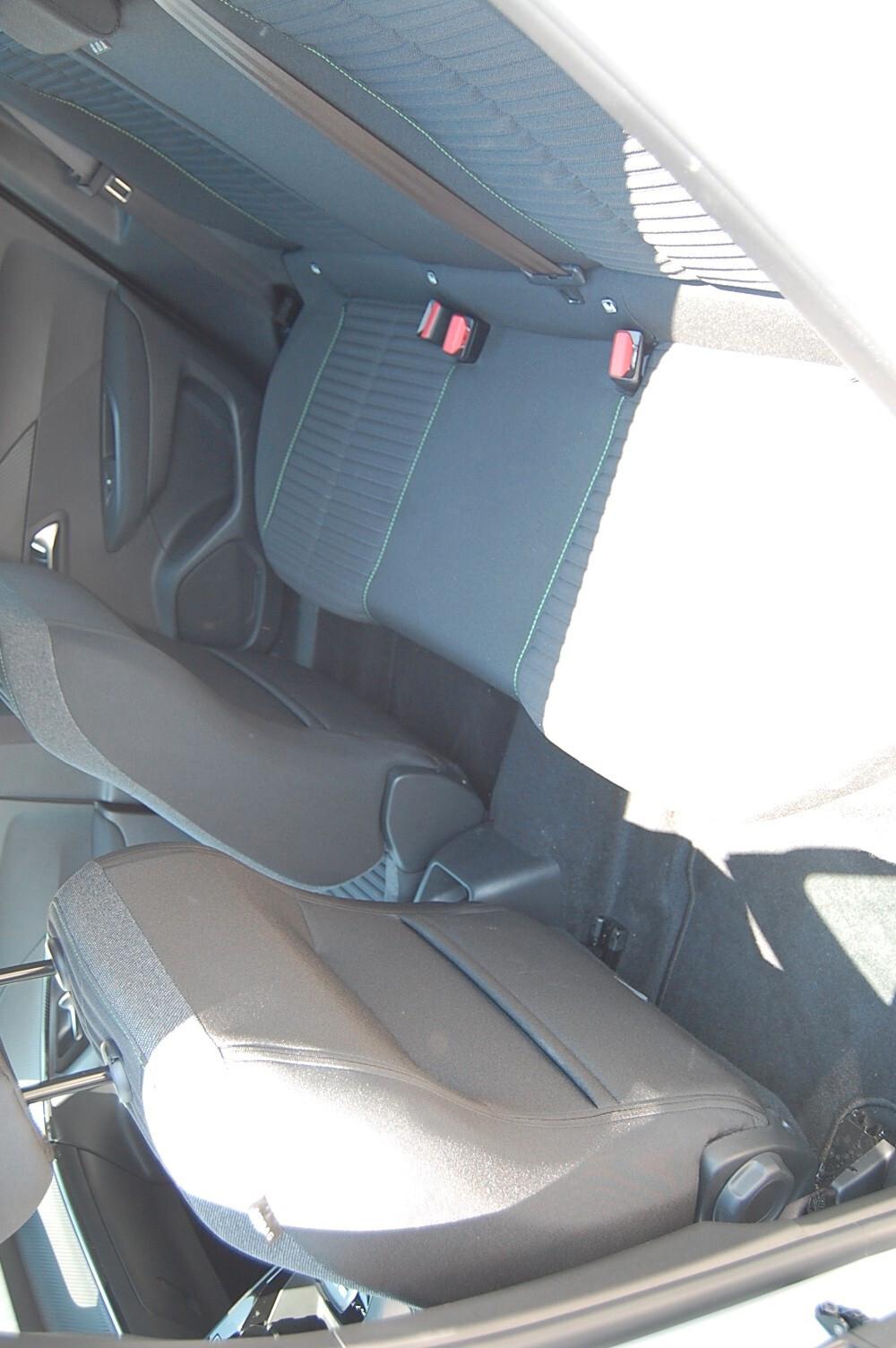 Peugeot 2008 Hybrid 136 e-DCS6 Active