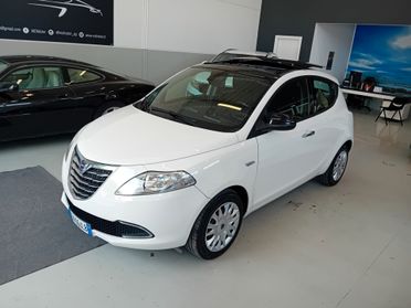 Lancia Ypsilon 1.2 69 CV 5 porte Gold Tetto Apribile