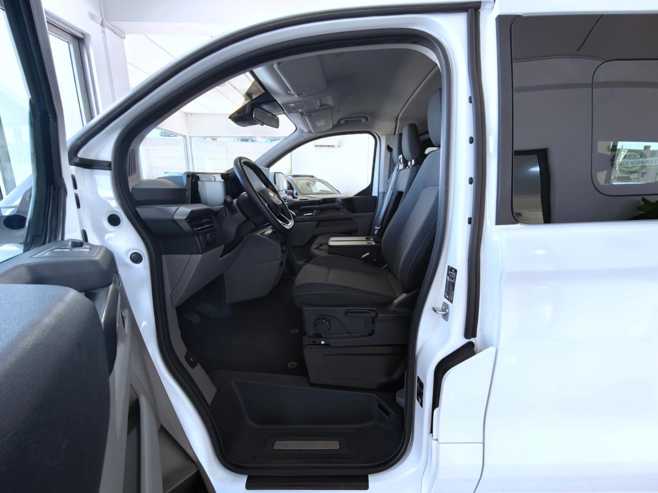 Ford Tourneo Custom 2.0 Ecoblue 9 posti - 2024