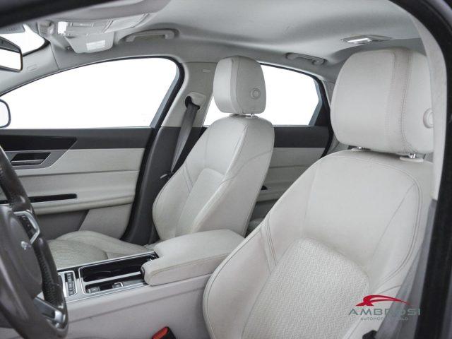 JAGUAR XF 2.0 D 240 CV AWD aut. Prestige - PER OPERATORI DEL