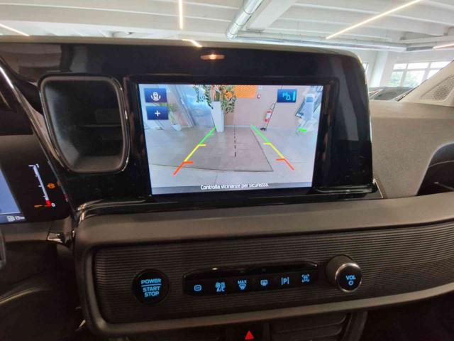 FORD Tourneo Courier 1.0 EcoBoost Titanium