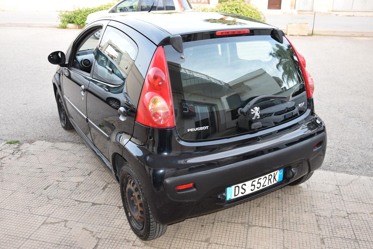 Peugeot 107 1.0 68CV 3p. Sweet Years 2Tronic