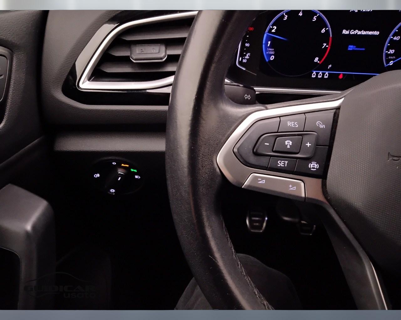 VOLKSWAGEN T-Roc I 2022 - T-Roc 1.0 tsi R-Line 110cv