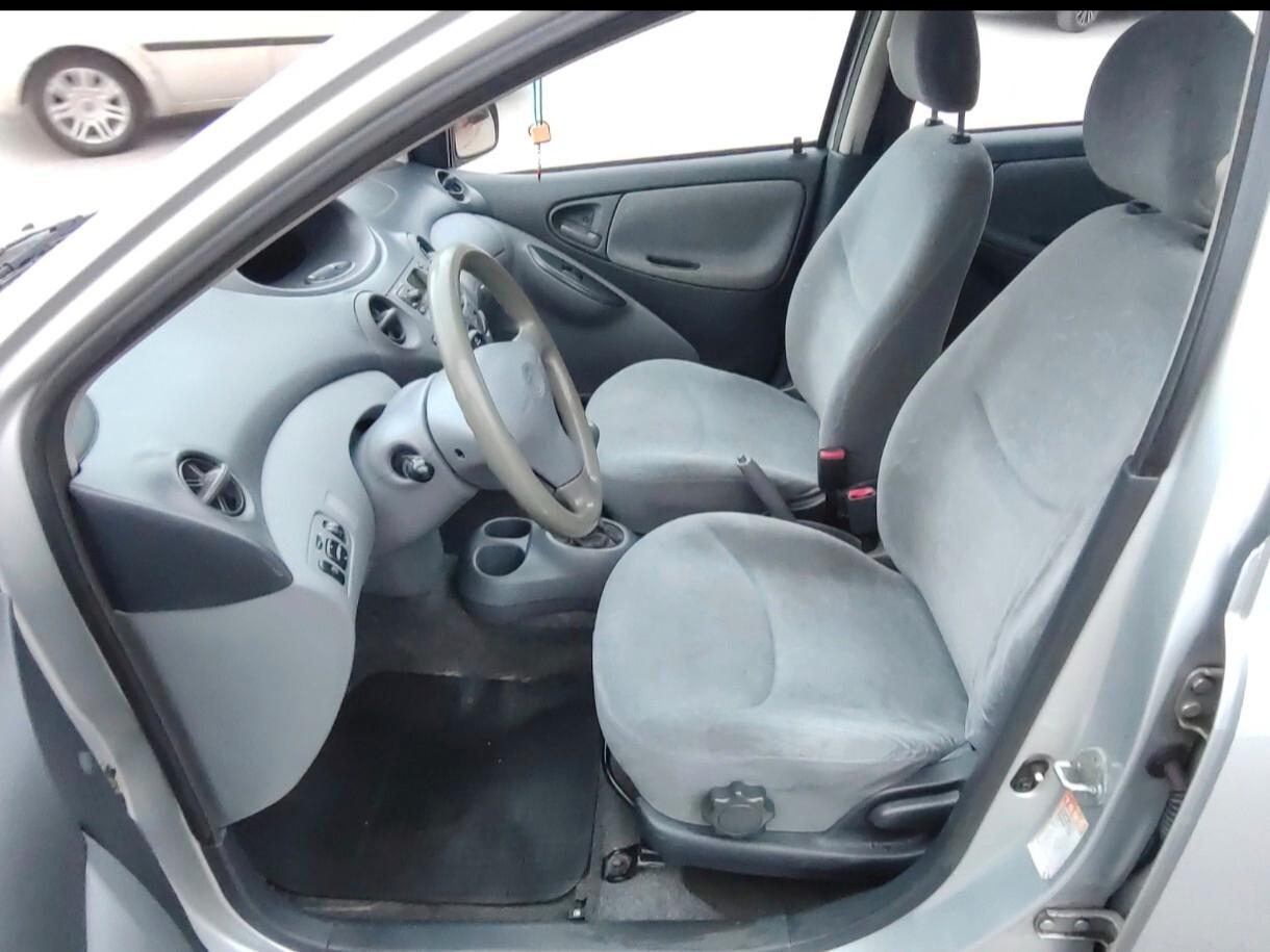 Toyota Yaris 1.0 BENZINA 5 porte Sol