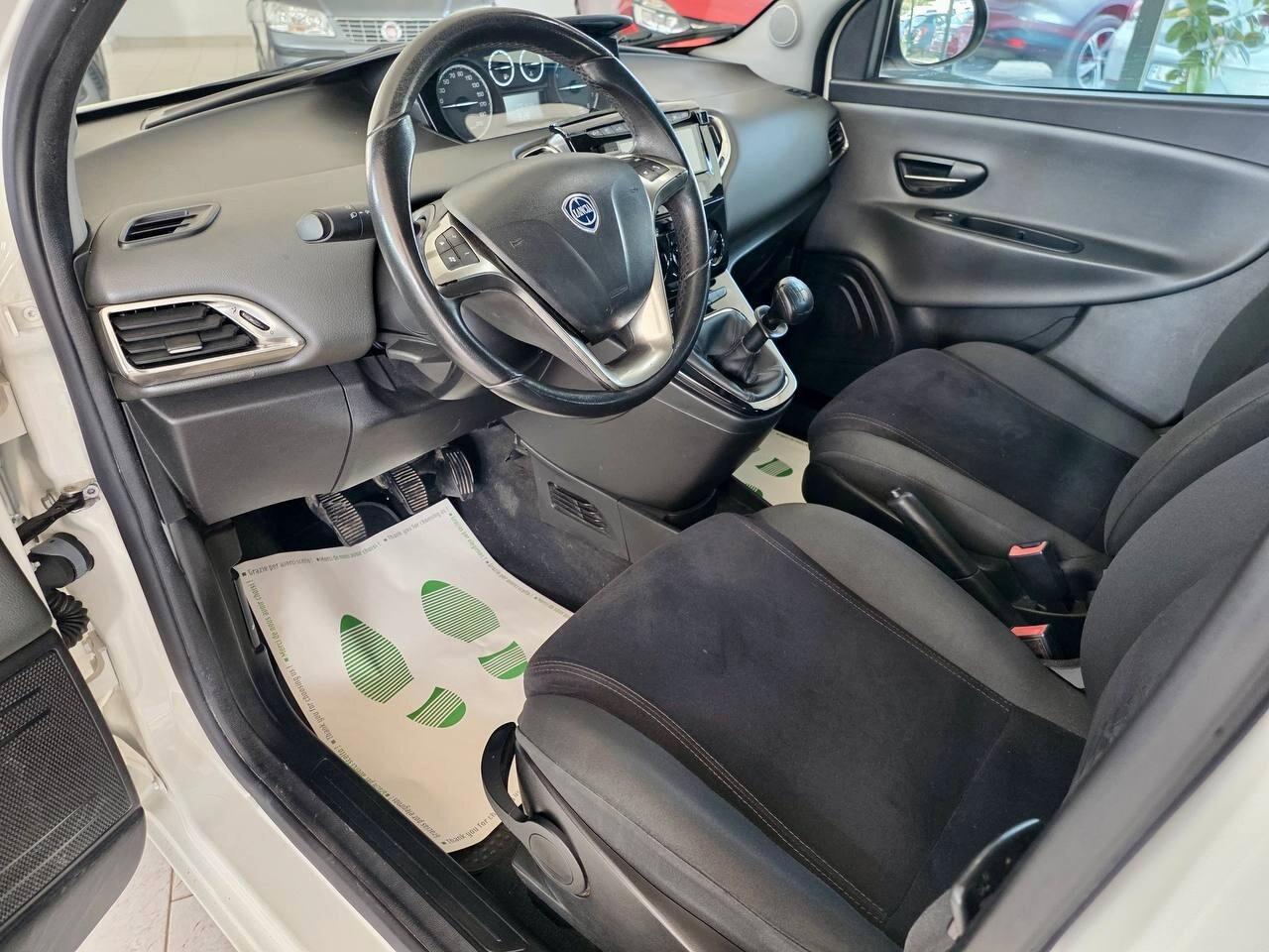 Lancia Ypsilon 1.2 69 CV 5 porte GPL Ecochic Gold