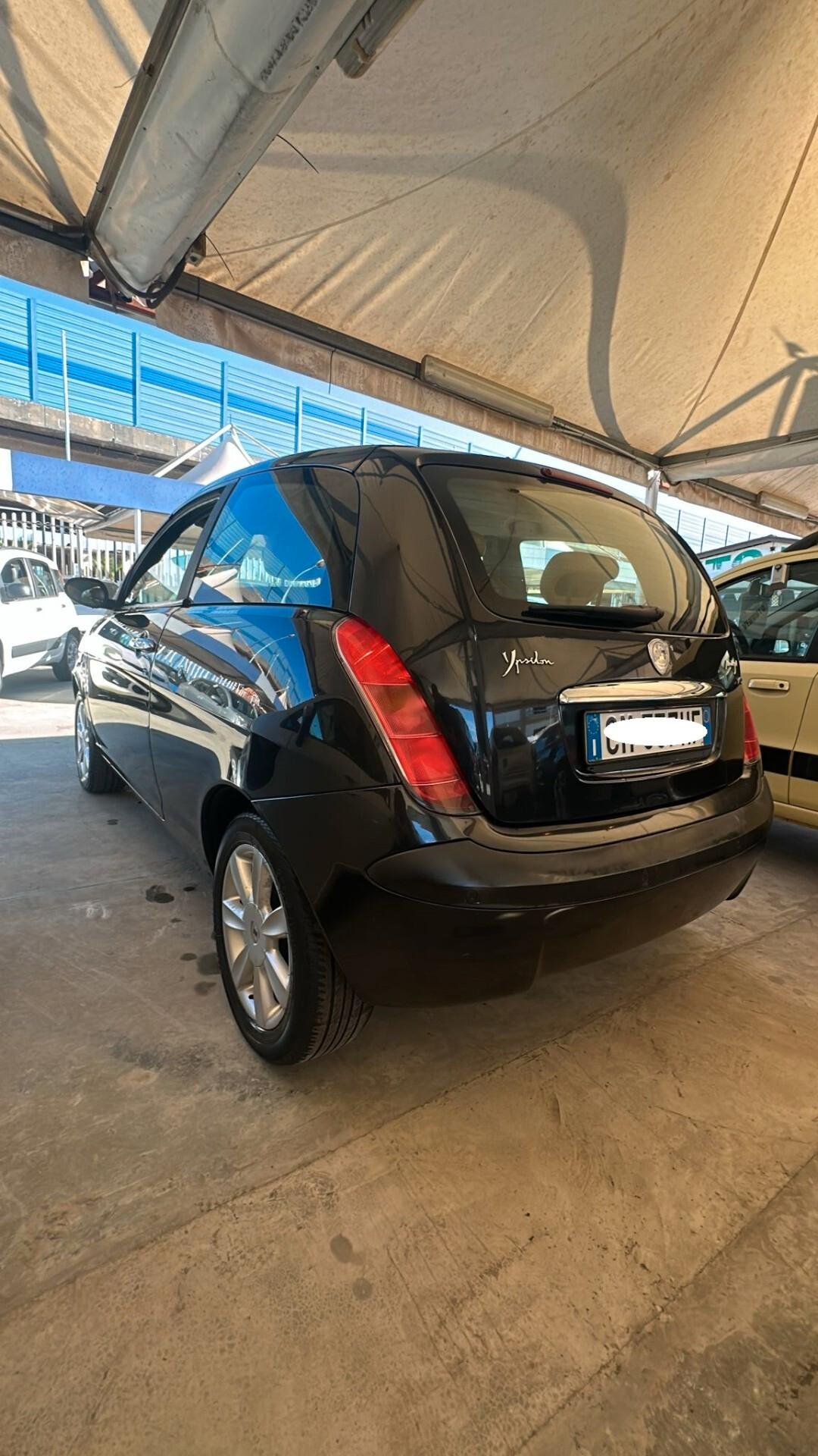 LANCIA YPSILON 1,3 MJ INTERNI IN PELLE/SENSORI /COMANDI AL VOALNTE...