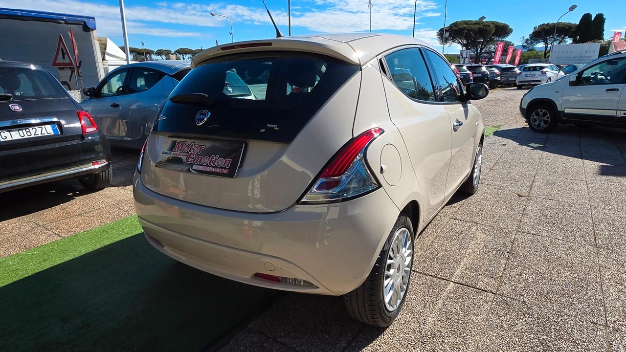 Lancia Ypsilon 1.3 MJT 16V 80 CV 5 porte S&S Silver
