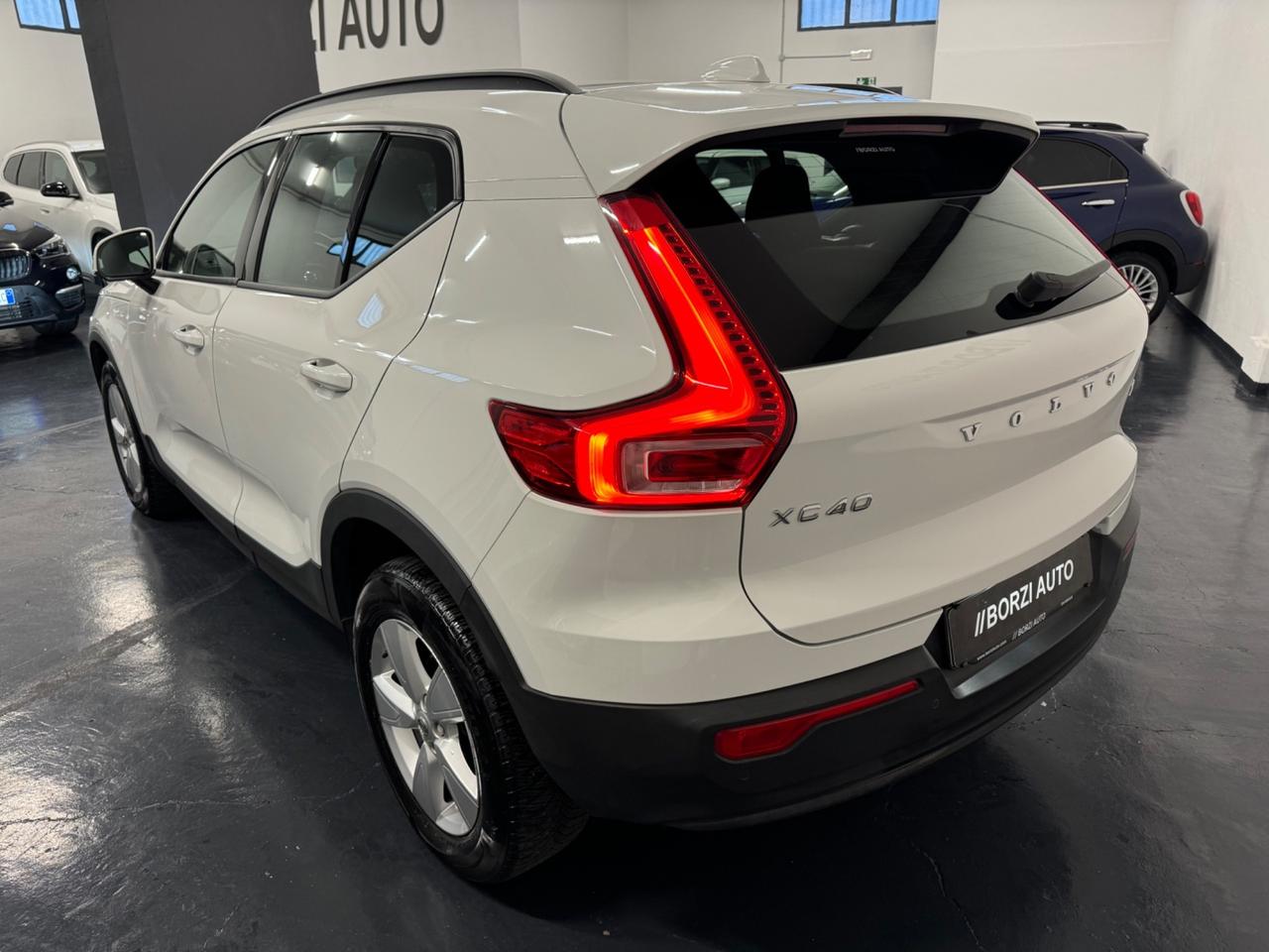 Volvo XC40 T2 Geartronic Momentum Pro REALE!