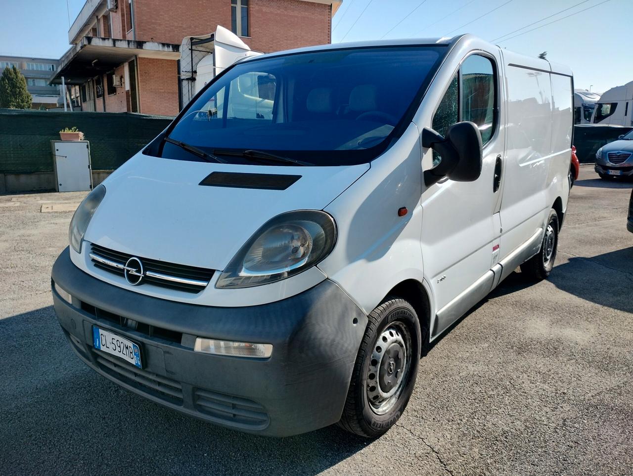 OPEL VIVARO 1.9 DIESEL 74KW 2004