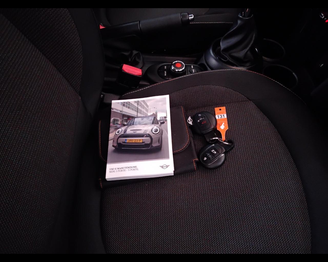 MINI Mini IV F56 2021 3p - Mini 3p 1.5 One Classic 75cv
