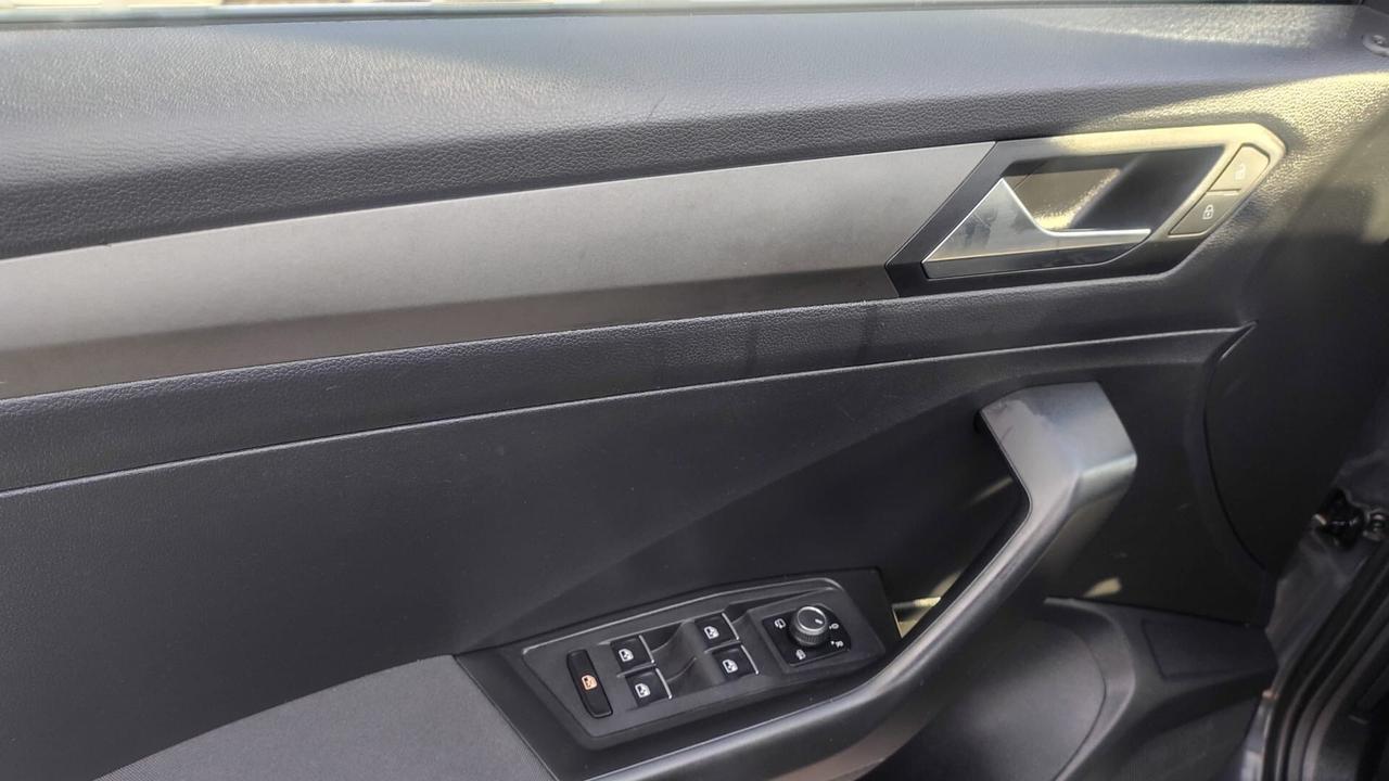 Volkswagen T-Roc 1.6 TDI SCR SPORT BlueMotion Technology