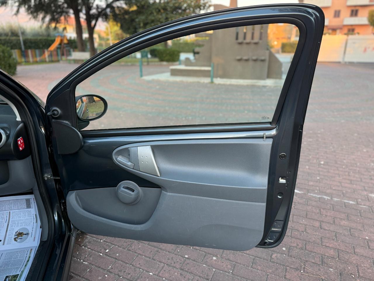 Peugeot 107 1.0 68CV 3p. Sweet Years neopatentati,ottime condizioni