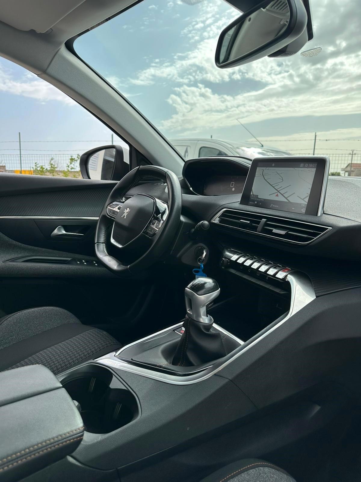 Peugeot 3008 BlueHDi 130 S&S Business
