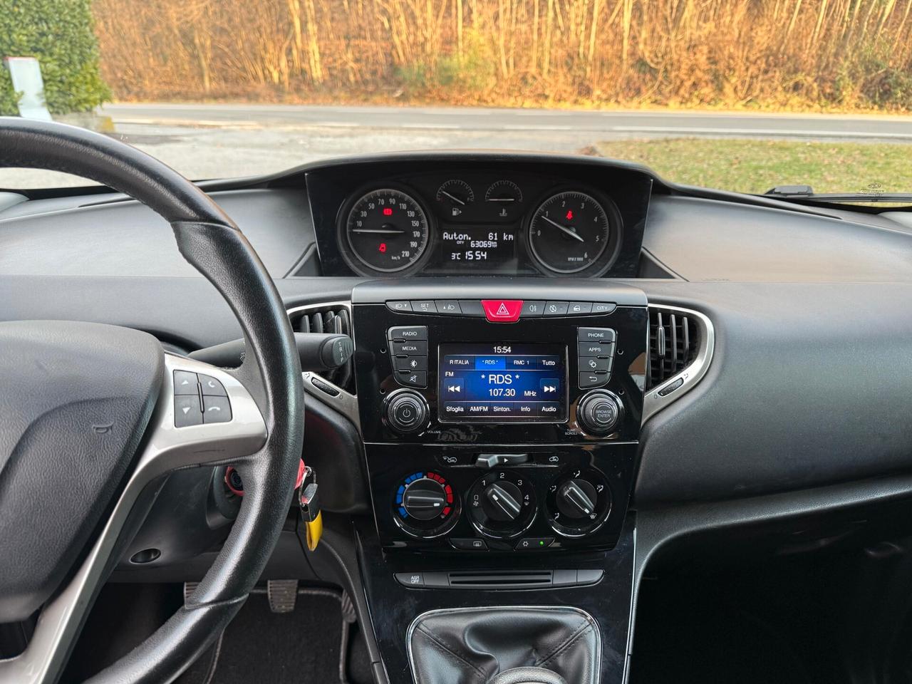 Lancia Ypsilon 1.3 MJT 95 CV 5Porte Gold E6