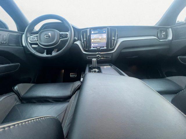 VOLVO XC60 B4 (d) AWD Geartronic R-design