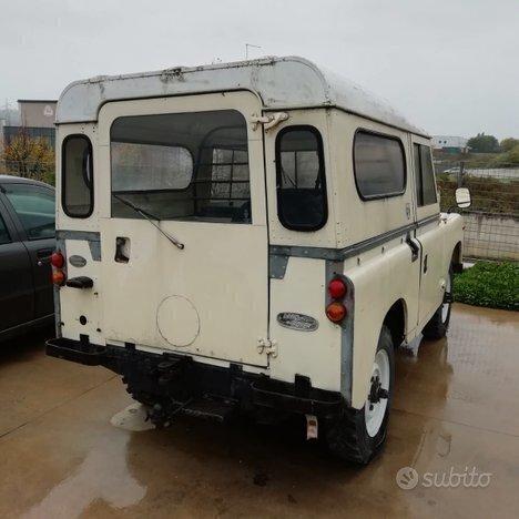 Land Rover Defender 88