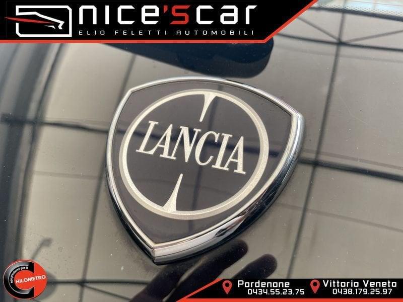 Lancia Ypsilon 1.0 FireFly 5 porte S&S Hybrid Ecochic Silver