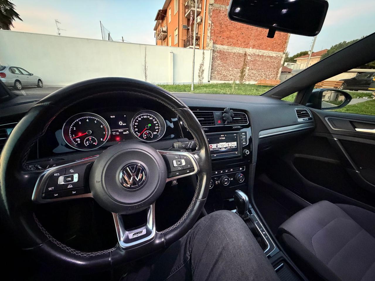 Volkswagen Golf 1.4 TSI BlueMotion R-Line #50735