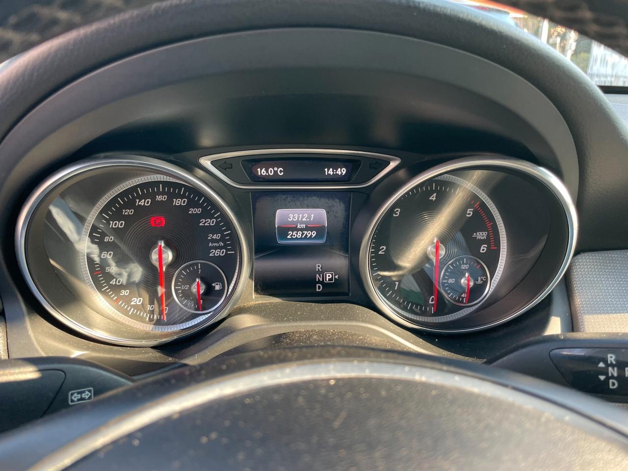 Mercedes-benz CLA 200 d Premium