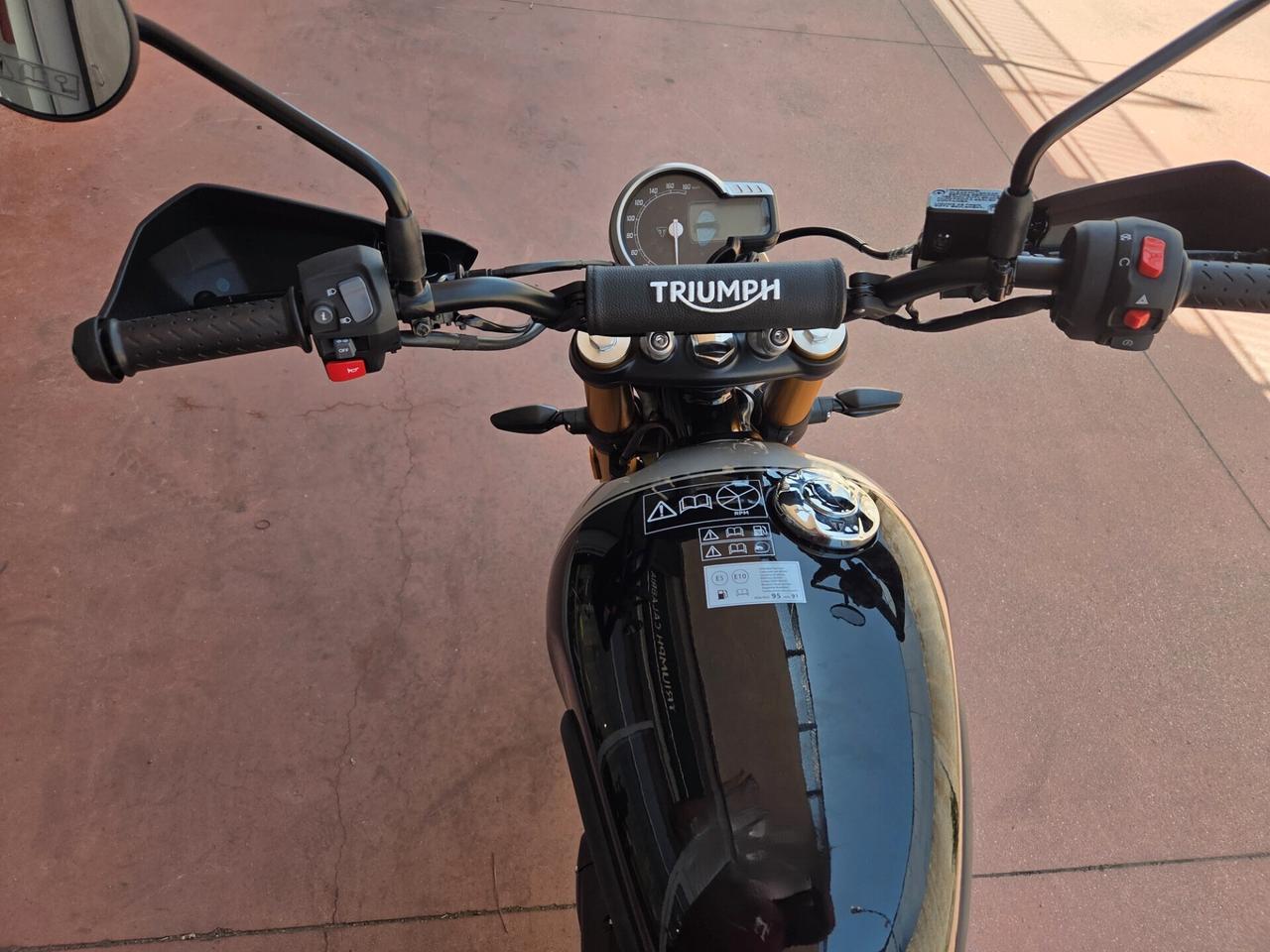 Triumph Scrambler 400 X