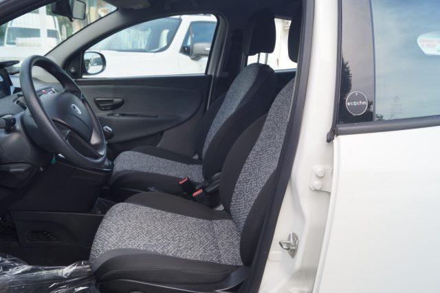 LANCIA Ypsilon 1.0 FireFly 5 porte S&S Hybrid Ecochic Silver