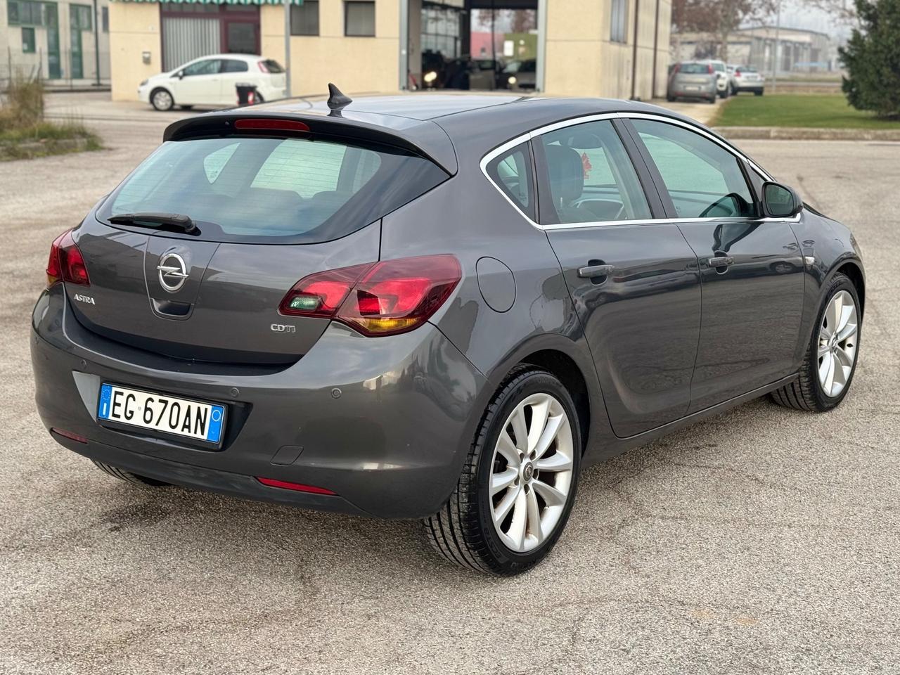 Opel Astra 1.7 Diesel 2011 ok neop