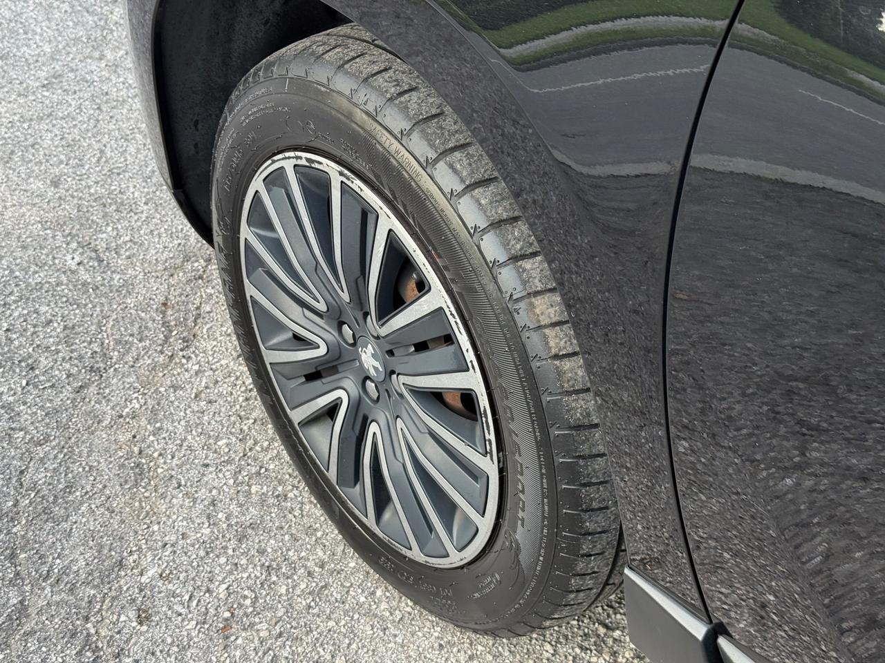 Peugeot 2008 BlueHDi 75CV NEOPATENTATI